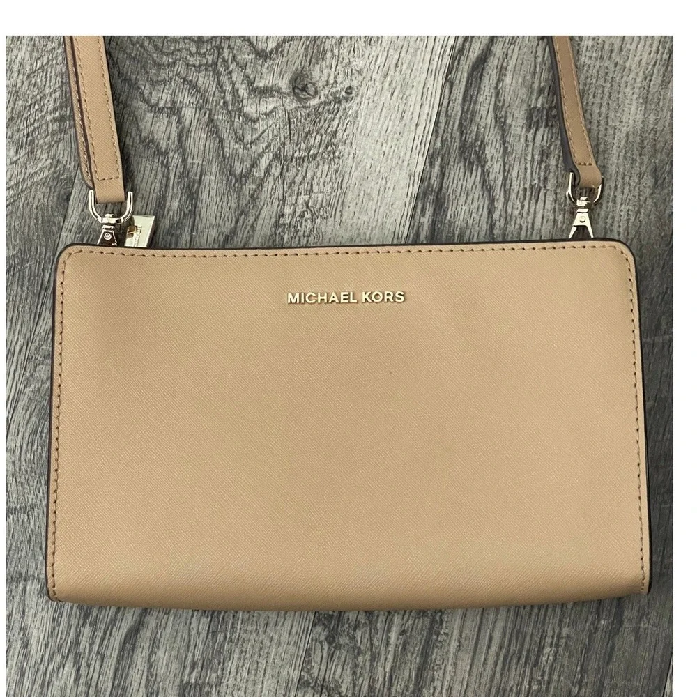 Michael Kors excellent pre